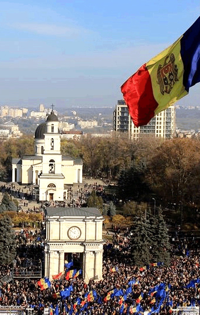 Tricolor la Chisinau